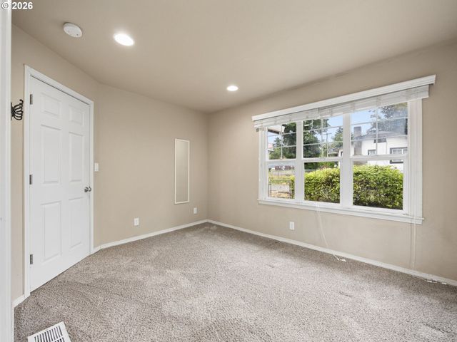 14221 Se WOODLAND Way, Milwaukie, OR 97267