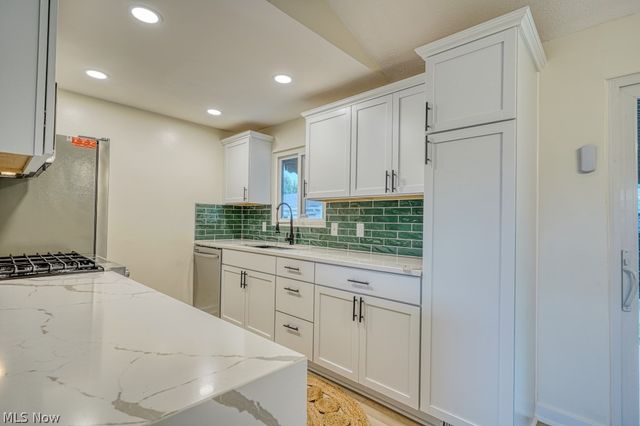 15713 Holland Road, Brook Park, OH 44142