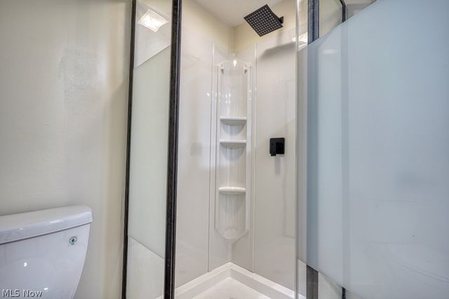 15713 Holland Road, Brook Park, OH 44142