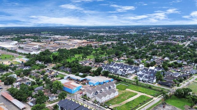 5240 Texas Street, Houston, TX 77011