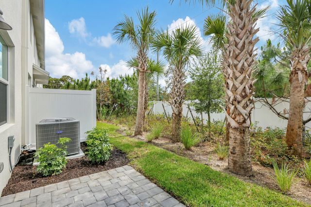 5694 SE Edgewater Circle, Stuart, FL 34997