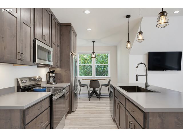 2414 Ne 121ST St, Vancouver, WA 98686