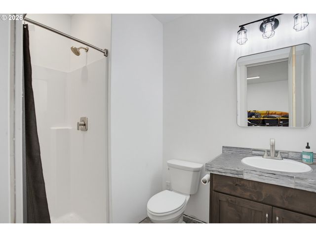 2414 Ne 121ST St, Vancouver, WA 98686