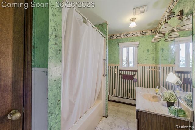 9635 Ortonville Road, Clarkston, MI 48348