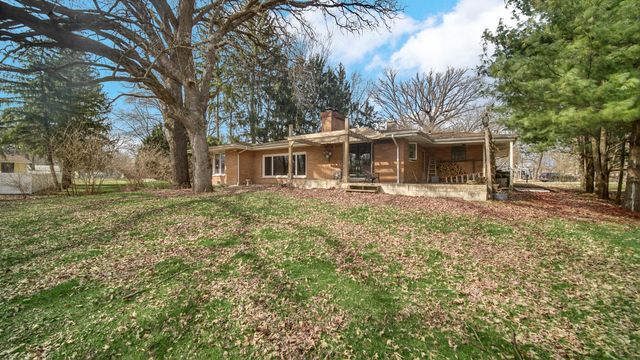 2445 Woodlane Drive, Merrillville, IN 46410