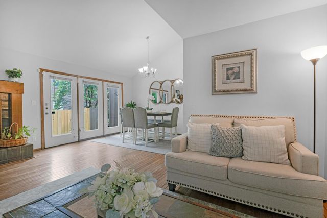 2049 Willow Glen Lane, B, Columbus, OH 43229