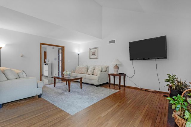 2049 Willow Glen Lane, B, Columbus, OH 43229