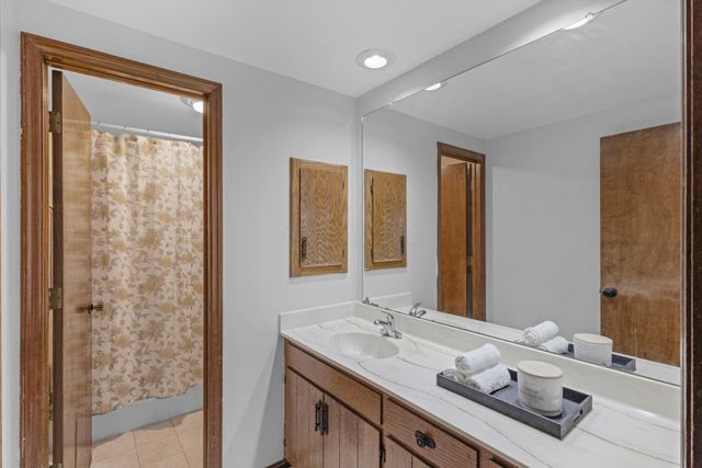 2049 Willow Glen Lane, B, Columbus, OH 43229