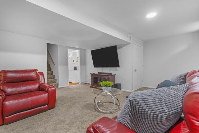 2049 Willow Glen Lane, B, Columbus, OH 43229