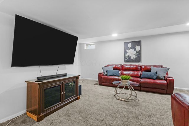 2049 Willow Glen Lane, B, Columbus, OH 43229