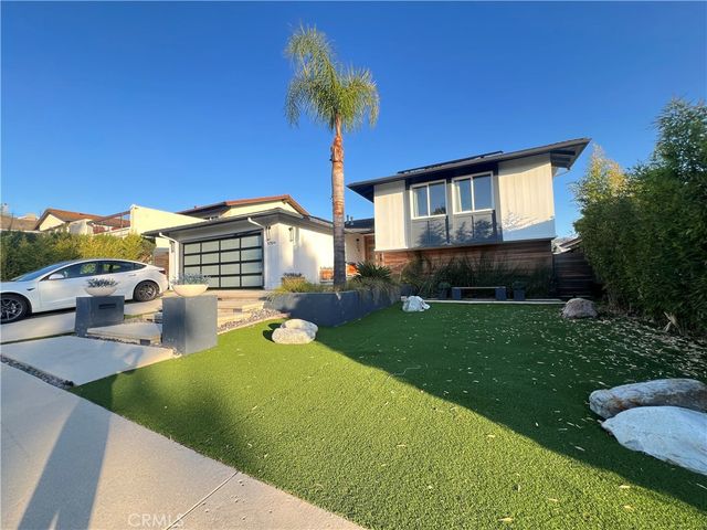 30564 Mainmast Drive, Agoura Hills, CA 91301