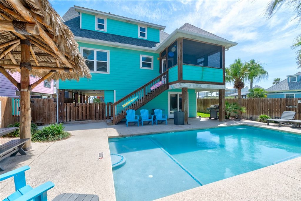 616 Sandcastle Dr, Port Aransas, TX 78373
