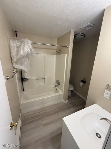 662 Sumner Street, Akron, OH 44311