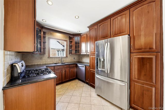 48 Central Boulevard, Merrick, NY 11566