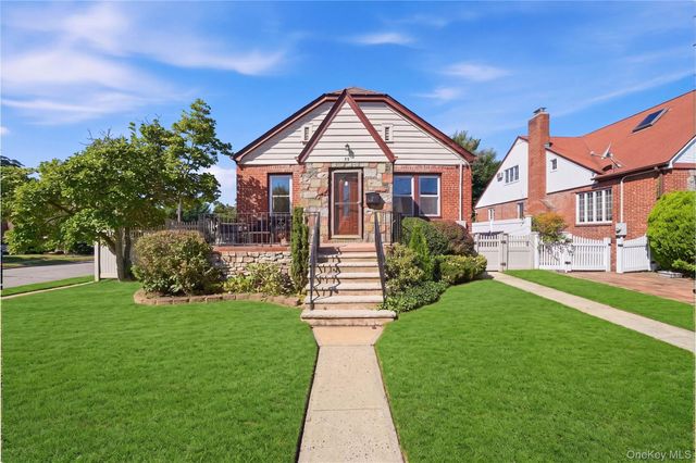48 Central Boulevard, Merrick, NY 11566
