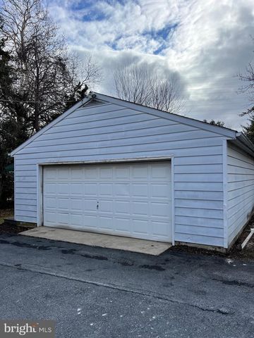 170 W PENN AVE, Wernersville, PA 19565