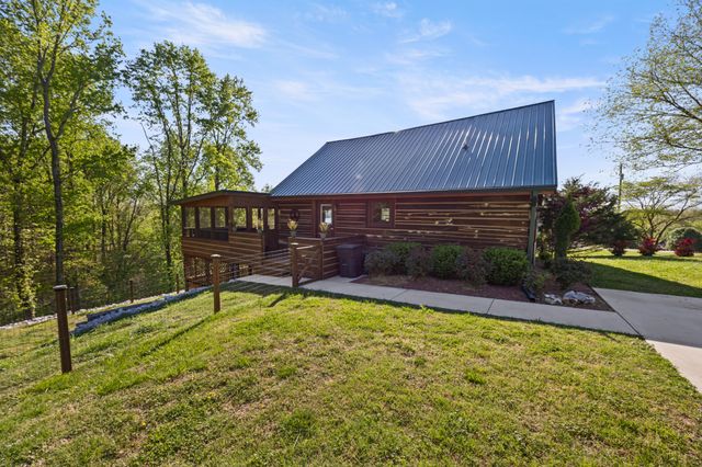 201 Bell Memorial Dr, Estill Springs, TN 37330