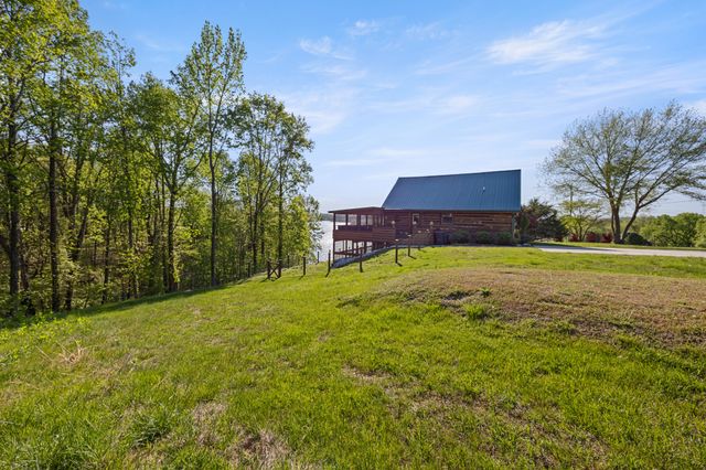 201 Bell Memorial Dr, Estill Springs, TN 37330