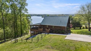 201 Bell Memorial Dr, Estill Springs, TN 37330