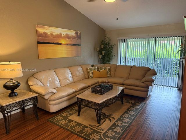 21 Lexington Ln W H, Palm Beach Gardens, FL 33418
