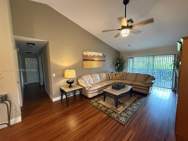 21 Lexington Ln W H, Palm Beach Gardens, FL 33418