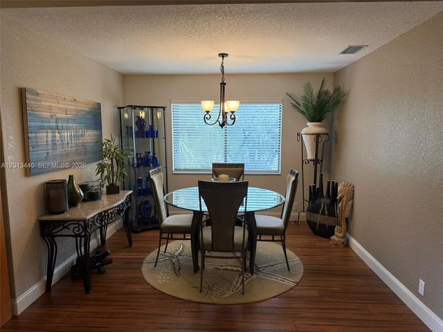 21 Lexington Ln W H, Palm Beach Gardens, FL 33418