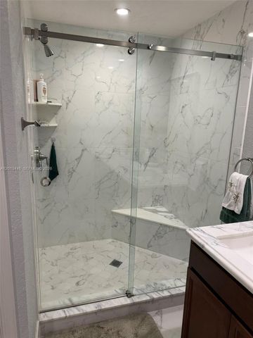 21 Lexington Ln W H, Palm Beach Gardens, FL 33418