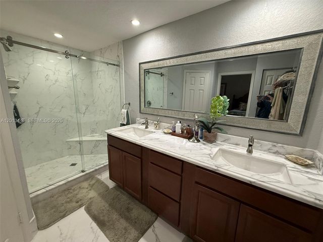 21 Lexington Ln W H, Palm Beach Gardens, FL 33418