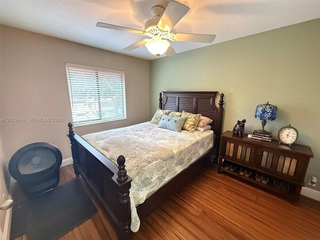 21 Lexington Ln W H, Palm Beach Gardens, FL 33418