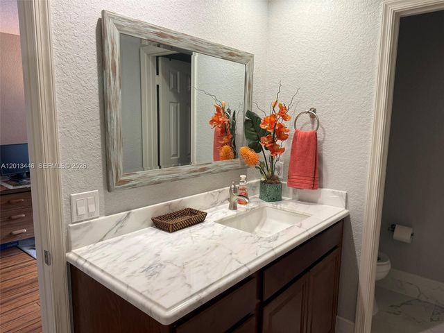 21 Lexington Ln W H, Palm Beach Gardens, FL 33418