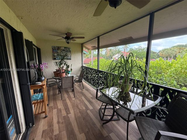 21 Lexington Ln W H, Palm Beach Gardens, FL 33418
