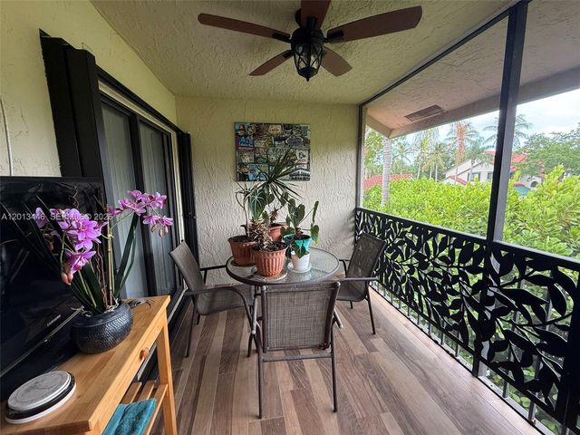 21 Lexington Ln W H, Palm Beach Gardens, FL 33418