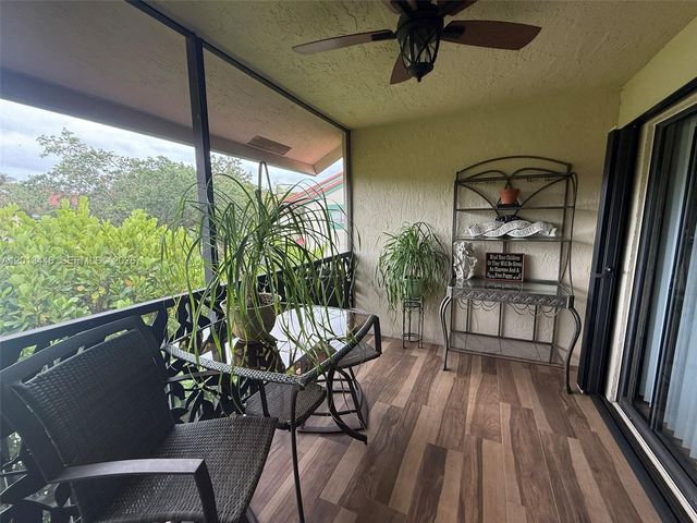 21 Lexington Ln W H, Palm Beach Gardens, FL 33418