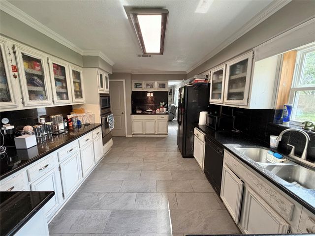 6105 Sugar Hill Drive, Angleton, TX 77515