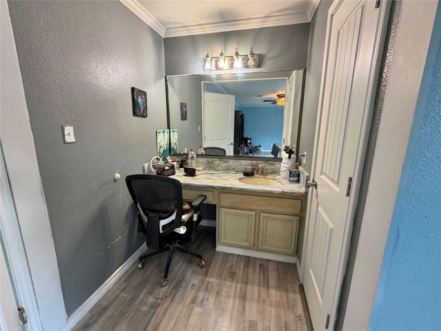 6105 Sugar Hill Drive, Angleton, TX 77515