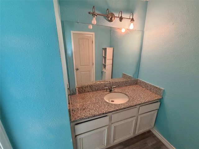 6105 Sugar Hill Drive, Angleton, TX 77515
