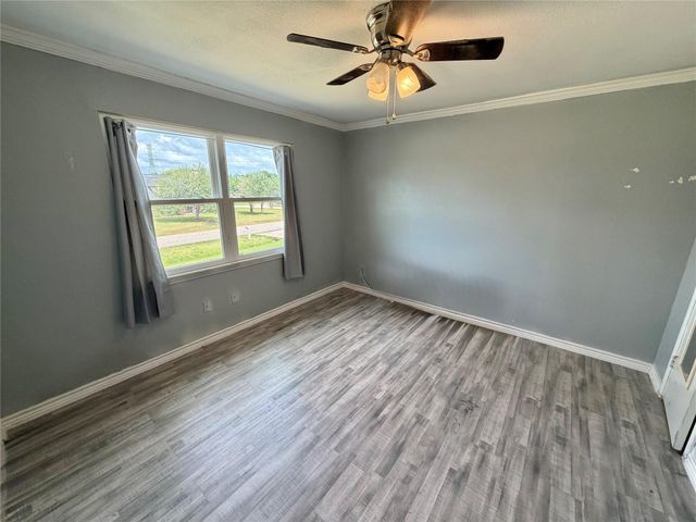 6105 Sugar Hill Drive, Angleton, TX 77515