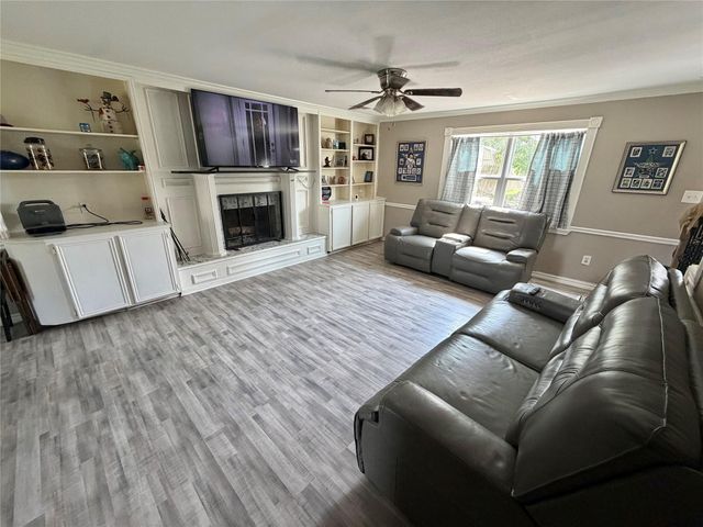 6105 Sugar Hill Drive, Angleton, TX 77515
