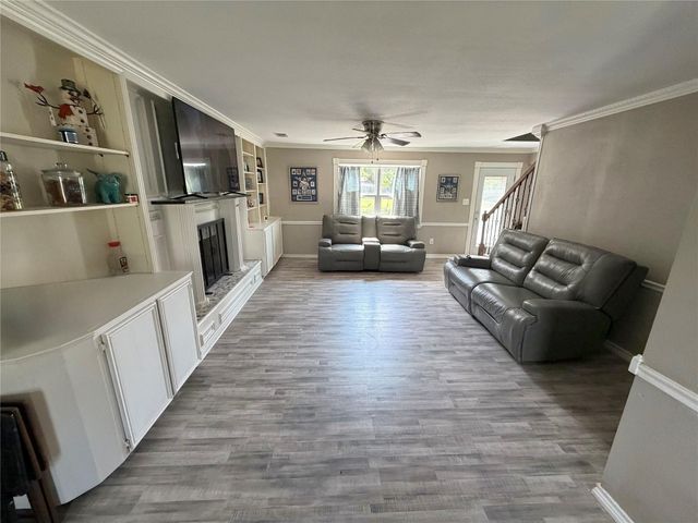 6105 Sugar Hill Drive, Angleton, TX 77515