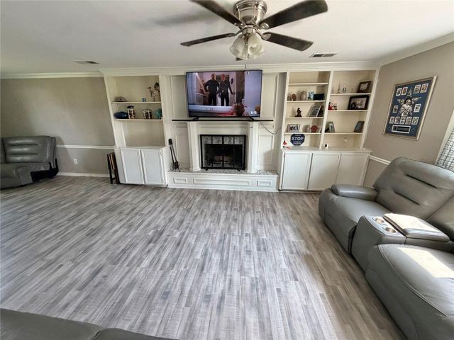 6105 Sugar Hill Drive, Angleton, TX 77515