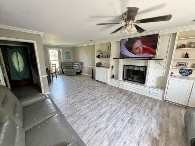 6105 Sugar Hill Drive, Angleton, TX 77515