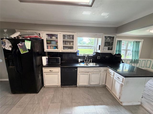 6105 Sugar Hill Drive, Angleton, TX 77515