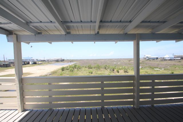 130 Olive Dr, Grand Isle, LA 70358