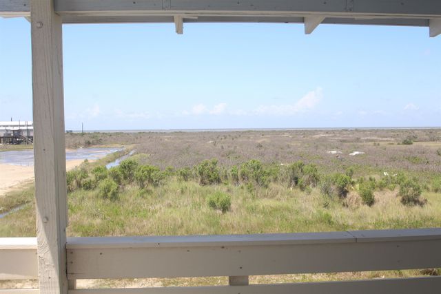 130 Olive Dr, Grand Isle, LA 70358