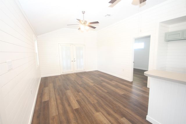 130 Olive Dr, Grand Isle, LA 70358