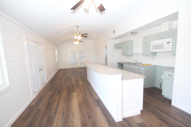 130 Olive Dr, Grand Isle, LA 70358