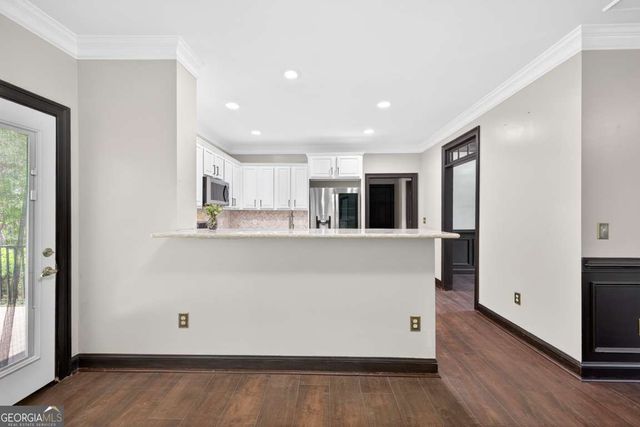 6085 Lake Windsor Parkway, Buford, GA 30518