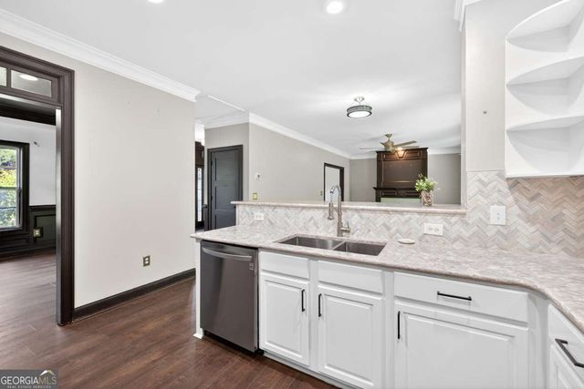 6085 Lake Windsor Parkway, Buford, GA 30518