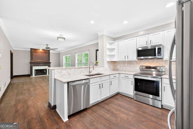 6085 Lake Windsor Parkway, Buford, GA 30518