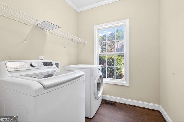 6085 Lake Windsor Parkway, Buford, GA 30518